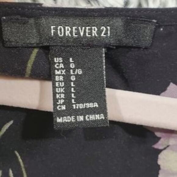 Floral faux wrap‎ romper jumpsuit size large - Picture 5 of 8